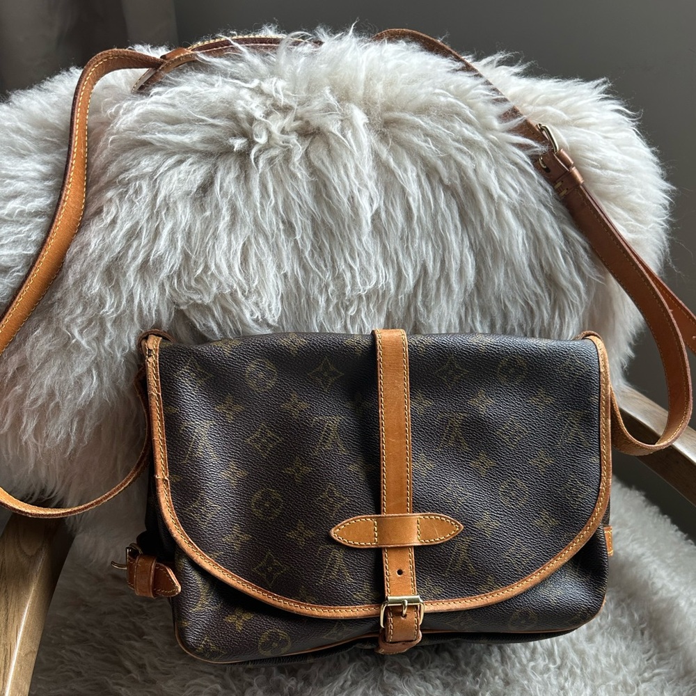 Louis Vuitton Saumur 30